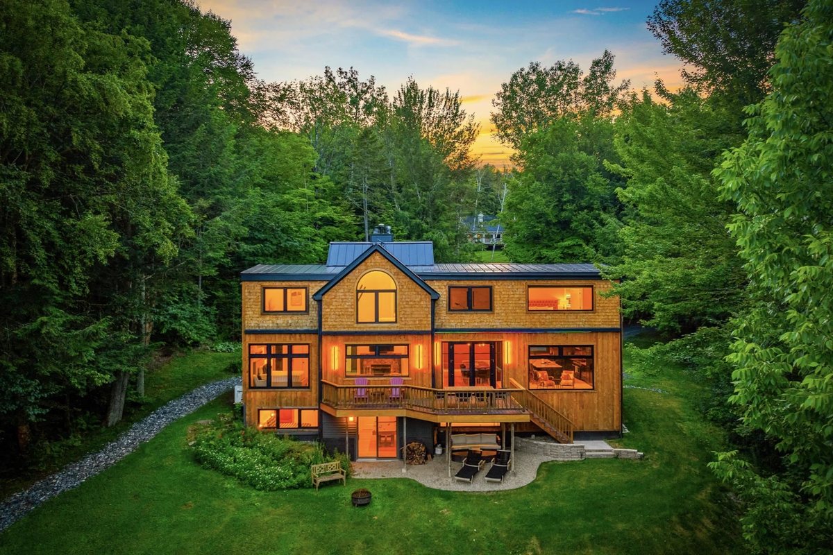 654 Moulton Lane, Stowe, VT 05672